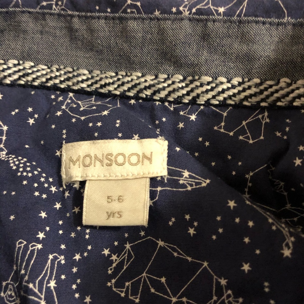 Boys size 5-6 yrs. Nottingham hill button down